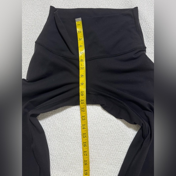 Lululemon Women 8 Black High Waisted Cropped Leggings - Picture 5 of 9